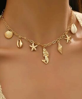 Goudkleurige ketting met Bedels