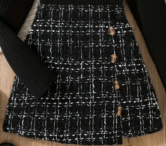 Rokje Zwart / Wit, met sierknopen