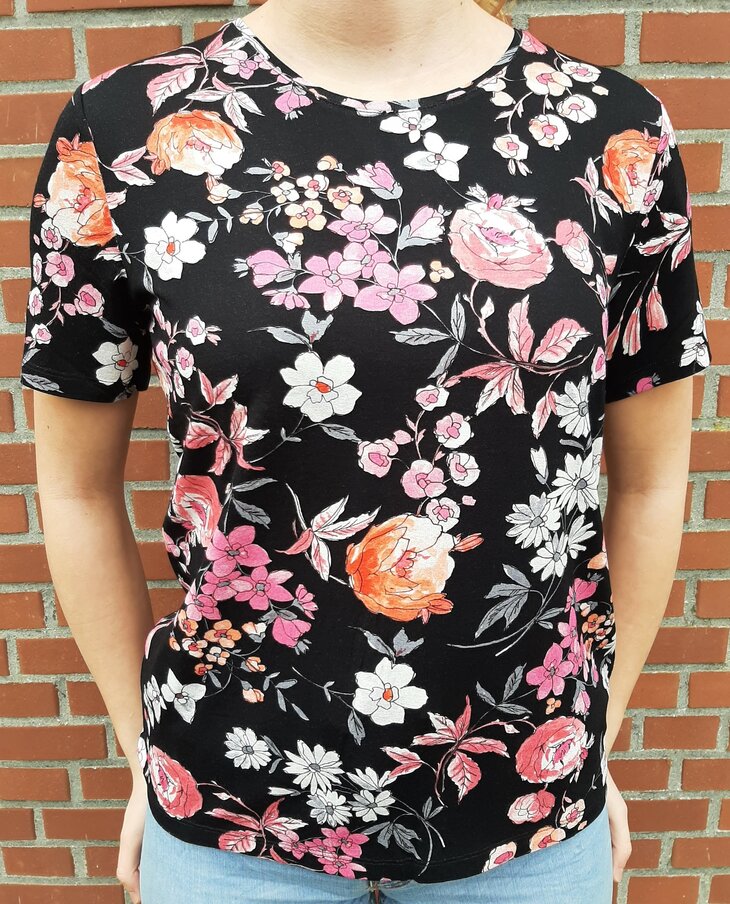 BLUE SEVEN Tshirt Bloemen Zwart